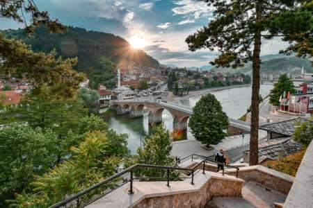 Konjic: Grad na razmeđu Bosne i Hercegovine, gdje historija teče s Neretvom