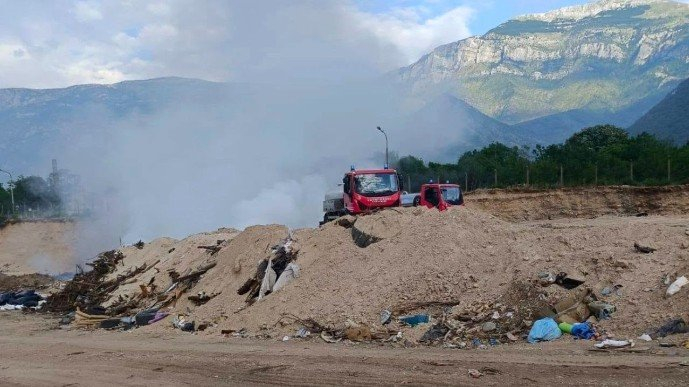 Dvije vatrene tačke: Gori Uborak, požar zahvatio i Bišće Polje