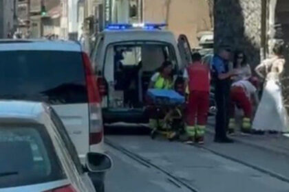 Hitna pomoć intervenisala na Baščaršiji, muškarac ležao na betonu s povredom glave