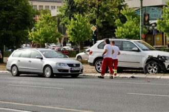 Saobraćajna nesreća na Marijin Dvoru: Vozilo izletjelo s ceste, nastale velike gužve
