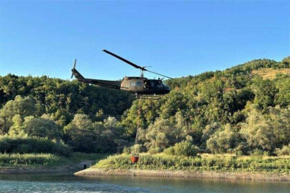 OS BiH ne posustaju: Helikopteri i danas gase požare, pomoć stiže i na zemlju