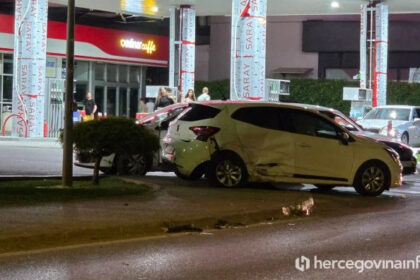 Teška saobraćajna nesreća u Mostaru, dvije osobe povrijeđene