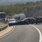 Sudar tri vozila na magistralnom putu Stolac – Neum, saobraćaj potpuno obustavljen