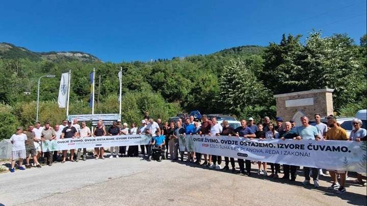 PROTEST Bitka za vodu i šumu u Kruščici kod Konjica: Stanovnici sedmicama blokiraju mehanizaciju Šumarstva