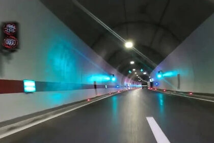 Vozač ozlijeđen u nesreći u tunelu Hercegovina, promet potpuno obustavljen