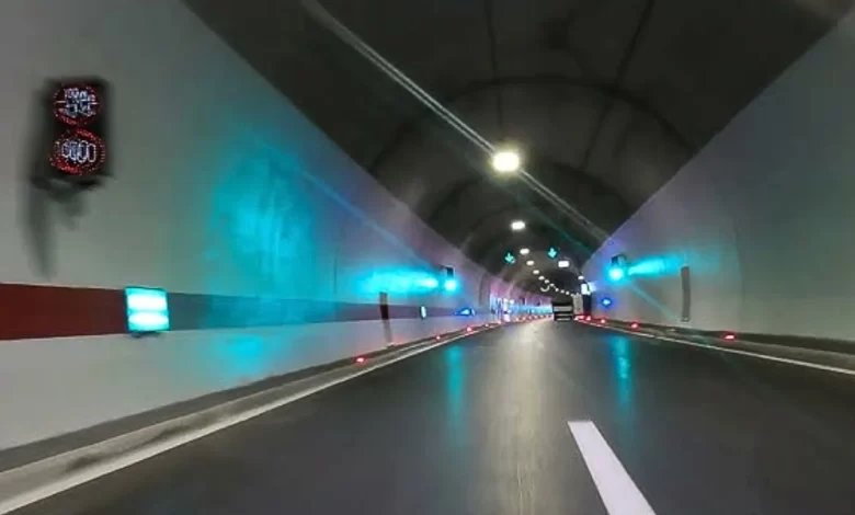 Vozač ozlijeđen u nesreći u tunelu Hercegovina, promet potpuno obustavljen