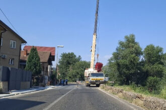 Vozilo završilo u koritu rijeke Drine na ulazu u Zvornik iz pravca Diviča, bez povrijeđenih lica (FOTO)