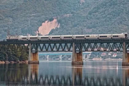 ZBOG KVARA Velike gužve se očekuju na liniji voza Ploče – Sarajevo: Dostupno samo 236 mjesta, evo šta uraditi s kupljenim kartama