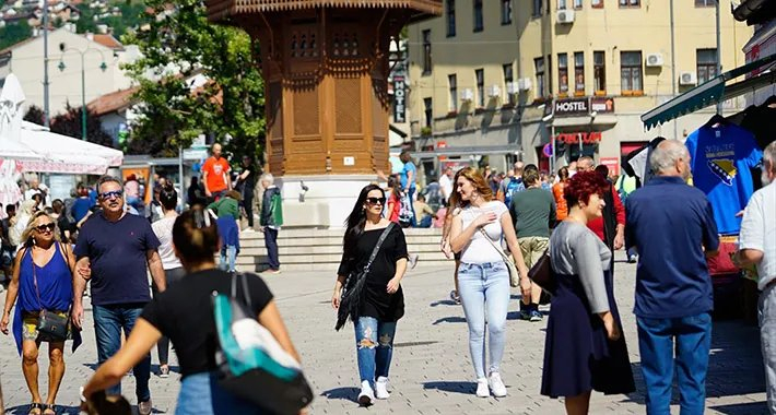 Tokom dana sunčano, poslijepodne pljuskovi mogući u dijelovima Bosne