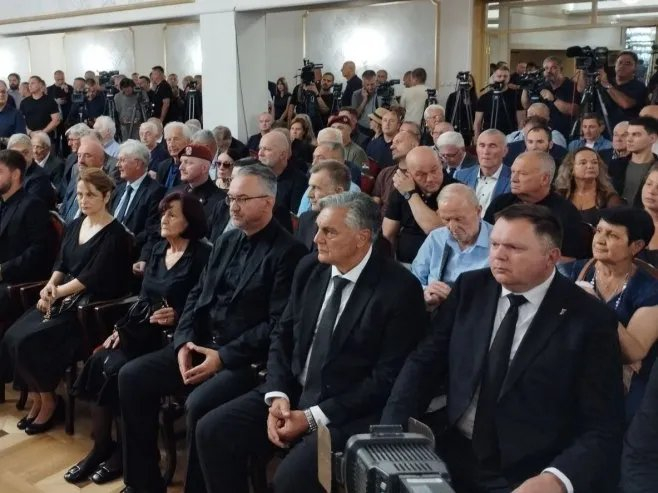 Funkcioneri Rs-a na komemoraciji ratnom zločincu