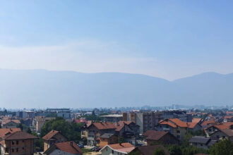 Dim prekrio Sarajevo, vatrogasne službe nemaju prijavu o požarima, zrak nezdrav