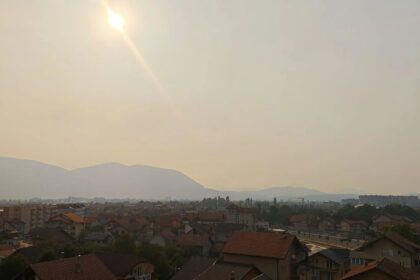 Pogoršanje kvaliteta zraka u Sarajevu, dim i dalje prisutan u zraku