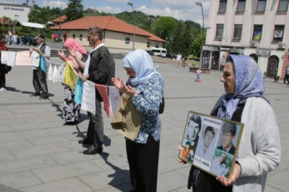 Majke Srebrenice poručile EU i Marti Kos: Sahrana ratnom zločincu Mladiću je najveći fašistički skup u posljednjih 70 godina