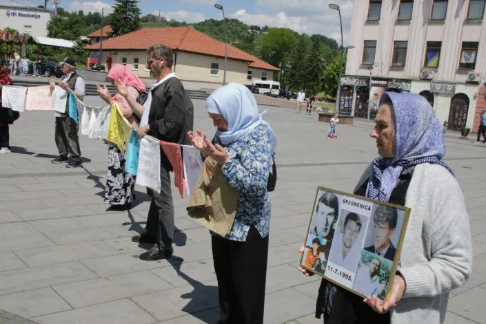 Majke Srebrenice poručile EU i Marti Kos: Sahrana ratnom zločincu Mladiću je najveći fašistički skup u posljednjih 70 godina