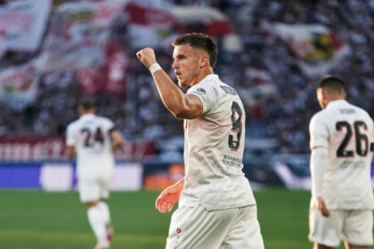 Kakva noć za bh. napadača: Demirović u Ligi prvaka postigao hat-trick za samo 12 minuta
