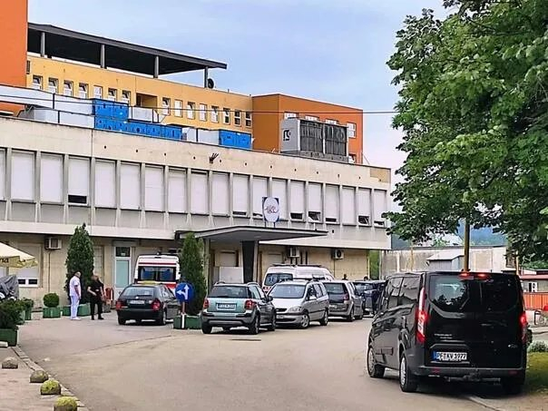Požar u staračkom domu u Lukavcu, dvije osobe u teškom stanju