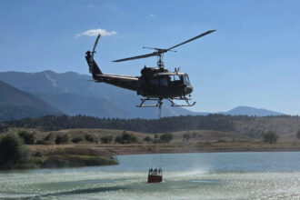 Helikopter OS BiH i danas nastavlja gašenje požara na Čvrsnici