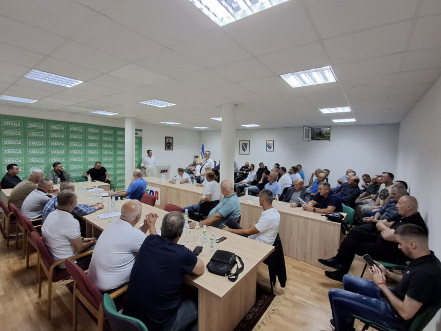 Skupom aktivista Koalicije za državu počela predizborna kampanja u Zvorniku (FOTO)