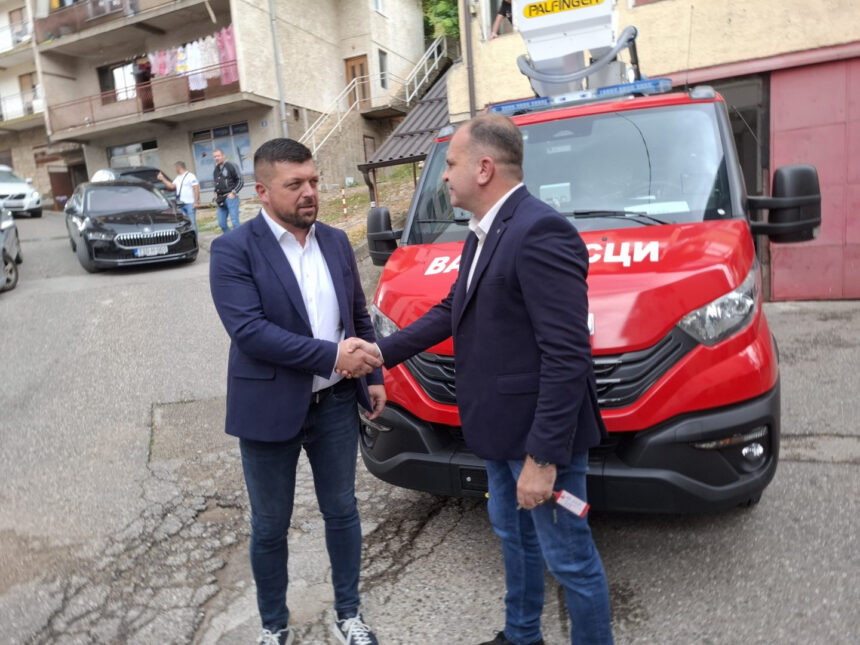 Zvornički vatrogasci dobili novo multifunkcionalno vozilo (FOTO)