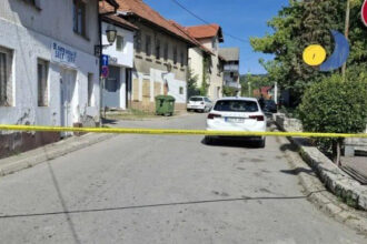 Napala ih 15-godišnjakinja u školskom dvorištu: Dvije povrijeđene učenice zadržane u UKC-u Tuzla