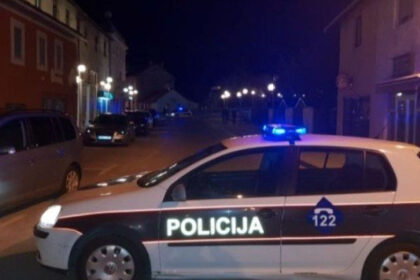 Policija upala u kuću u Bugojnu: Pronađeno osam stabljika kanabisa