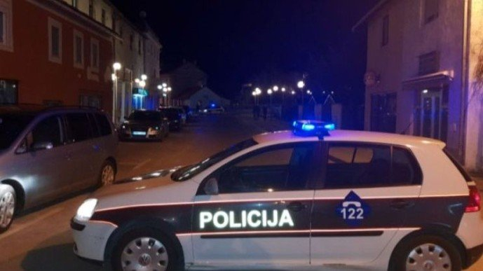 Policija upala u kuću u Bugojnu: Pronađeno osam stabljika kanabisa