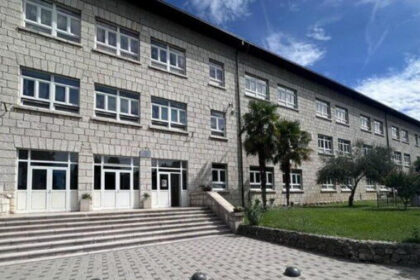 Incident u Stocu, roditelji upali u školu