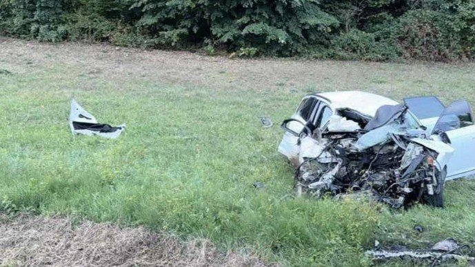Novi detalji nesreće kod Tuzle: Vozilo izletjelo sa ceste, dvije osobe završile u bolnici