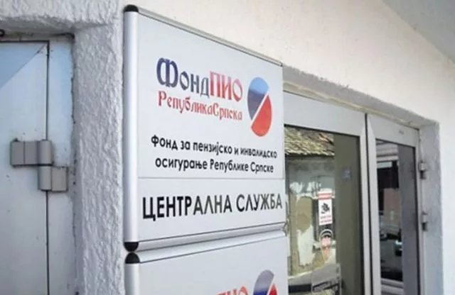 Fond PIO: Učenici i studenti da dostave potvrde o školovanju