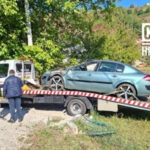 Nesreća u Malešićima: Vozilo se prevrnulo više puta i završilo u dvorištu kuće