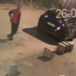Krađa ispred SCC-a: Prepoznajete li mladića koji obija automobile po Sarajevu