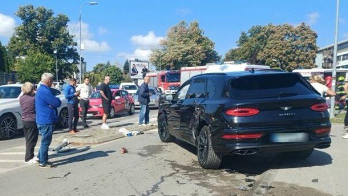 Nesreća u Banja Luci: Izgubio kontrolu zbog mobitela, pa udario djevojčicu