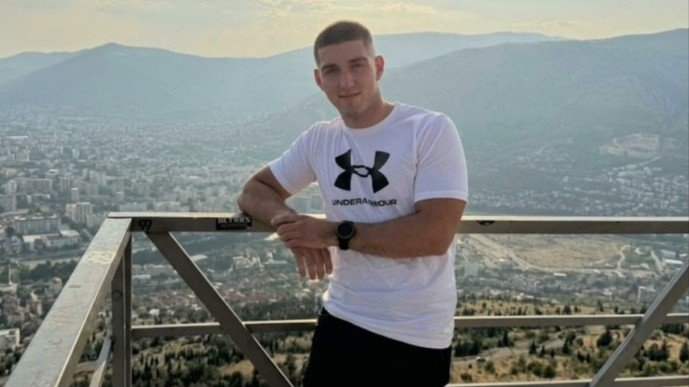 Novi incident u policijskoj obuci: Kadet u Mostaru objavio fotografiju Ratka Mladića