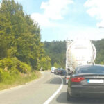 Dvije osobe povrijeđene nakon slijetanja motocikla sa kolovoza na Crnom Vrhu (FOTO)