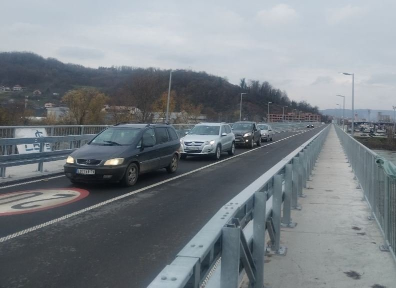 Pokušao preći granicu u Karakaju lažnim austrijskim tablicama na „Opel Vectri: Podignuta optužnica