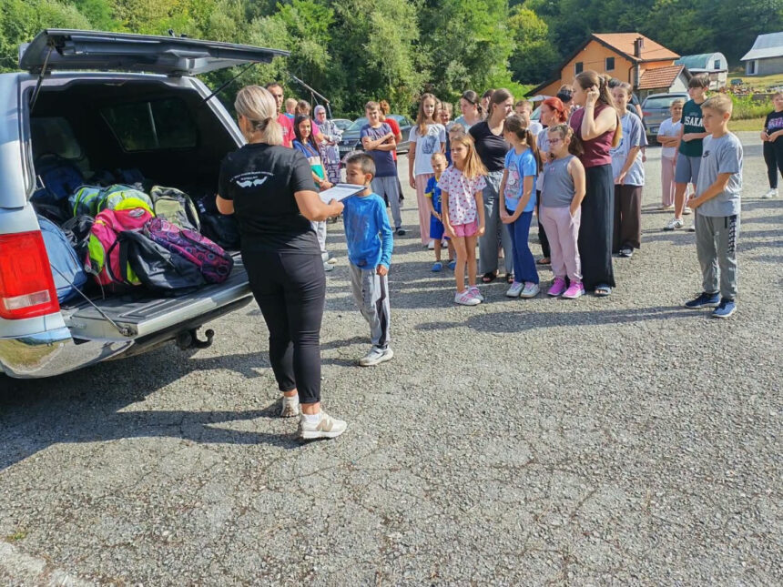 Da početak škole bude ljepši: „Help Others obezbijedio 194 kompleta školskog pribora za djecu