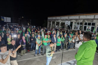 U Kamenici kod Zvornika održan skup Koalicije za državu, kandidati se predstavili stotinama prisutnih (FOTO)