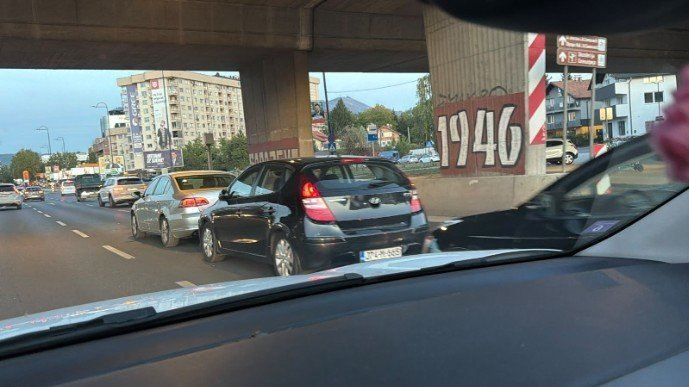 Lančani sudar danas na Stupu: Učestvovala tri vozila