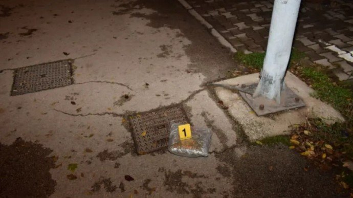 MUP ZDK se oglasio o hapšenju pratioca Rusmira Isaka: Tokom bijega bacio kilogram droge, oduzet mu pištolj