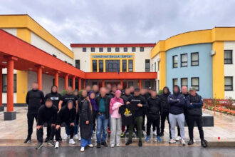 BH Fanaticosi snažno stali uz djevojčicu iz Žepča, obradovali je poklonom i obećali povesti na utakmicu Zmajeva