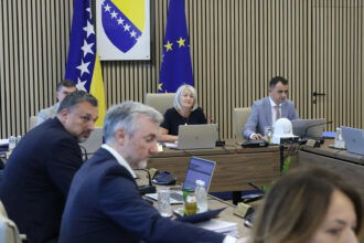 BiH obnavlja objekat u Madridu za 3,6, kupuje objekat u Rimu za 2,5, a na bruto plate uposlenih u DKP-ima izdvaja 22,7 miliona KM