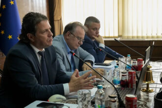 Vlada FBiH razvlastila Vojina Mijatovića, umjesto njega (pod)zakonske akte potpisivat će Nikšić