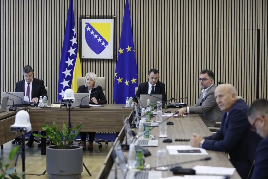 Vijeće ministara BiH danas o osnovici za plate i regres za 2027. godinu