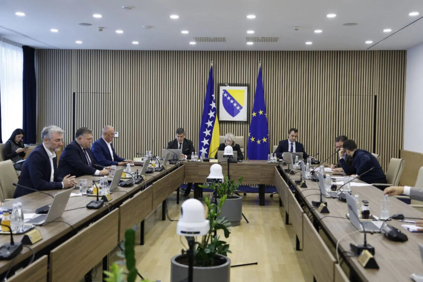 Vijeće ministara BiH utvrdilo osnovicu za obračun plaća i regresa za 2027. godinu