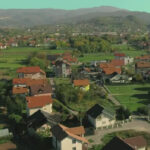 Kupamo se iz bokala – Građani Donjeg Kotorca ogorčeni i bez vode, a VIK Istočno Sarajevo se vadi na kišu