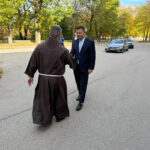 Hurtić u Livnu posjetio Franjevački samostan, džamiju i ćurčinicu i razgovarao s glavnim imamom