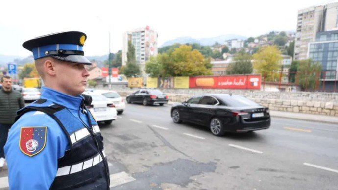 Bahati 28-godišnjak u Sarajevu ostao bez Renaulta: Vozi bez vozačke i ima 20.000 KM neplaćenih kazni
