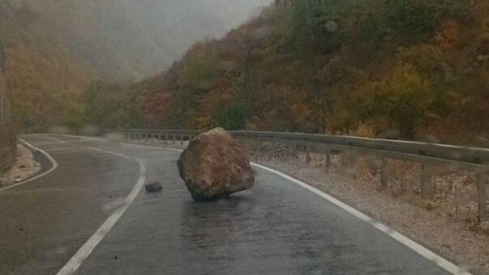Oprez vozačima: Odroni na cestama u Hercegovini