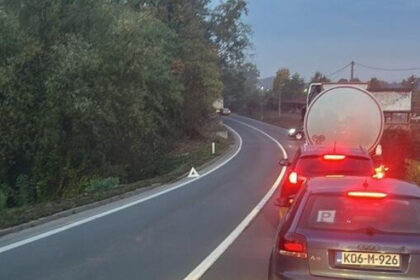 Autobus sletio s ceste kod Tuzle, više osoba povrijeđeno