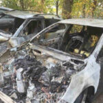 Pogledajte štetu koju su napravili maloljetnici u Sarajevu: Više automobila završilo u plamenu, privedene tri osobe